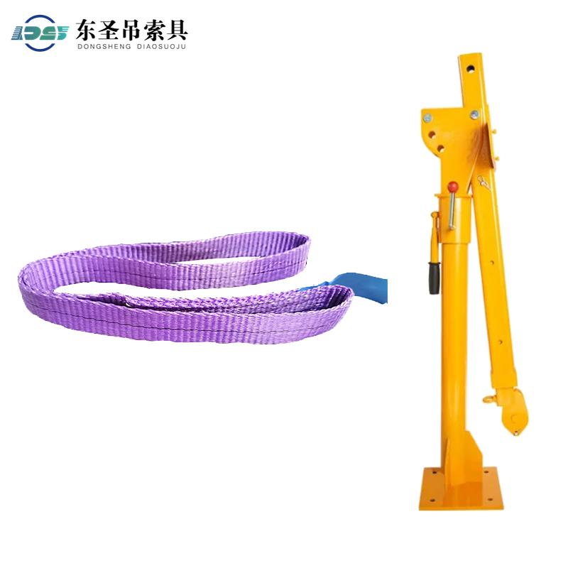 吊裝帶和小吊機(jī)相互配合完成高層家具的吊裝作業(yè)